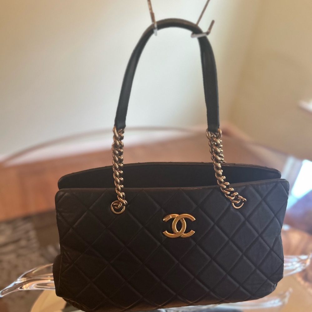 CHANEL Black Matelasse Quilted Tote with Gold Chain - Picture 6 of 11